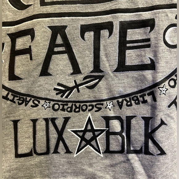 LUX BLK EXCLUSIVE Fully Hand painted Chances Fate Astrological long sleeve LRG - Picture 4 of 10